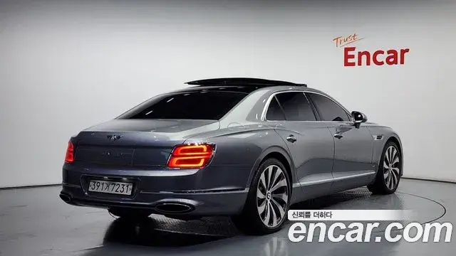 Bentley Flying Spur 2020 — Фото 2/20
