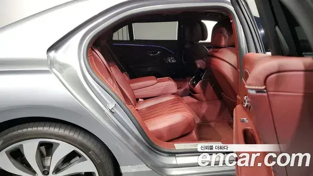Bentley Flying Spur 2020 — Фото 12/20