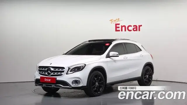 Mercedes-Benz GLA-Class 2018 — Photo 17/20