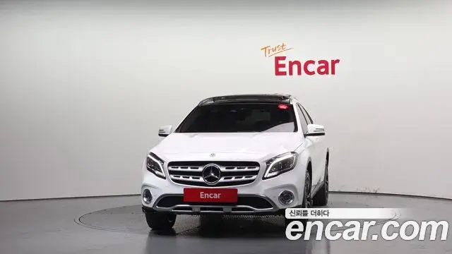 Mercedes-Benz GLA-Class 2018 — Photo 3/20