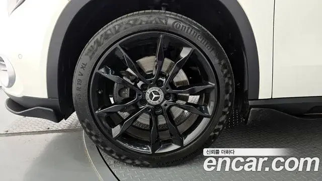 Mercedes-Benz GLA-Class 2018 — Photo 19/20