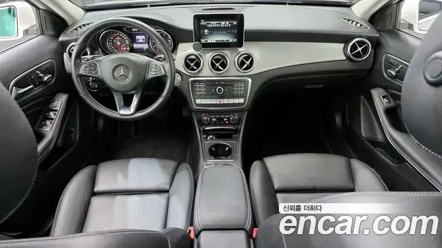 Mercedes-Benz GLA-Class 2018 — Photo 2/20