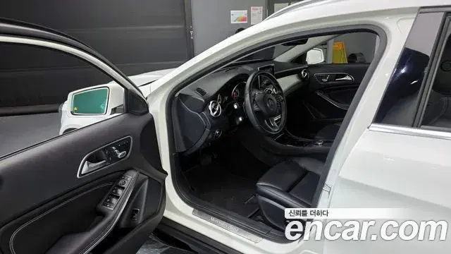 Mercedes-Benz GLA-Class 2018 — Photo 7/20