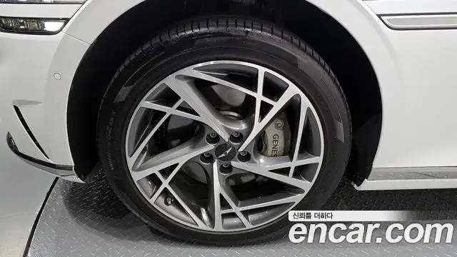 Genesis G90 2022 — Photo 18/20