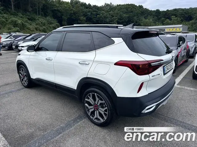 Kia Seltos 2021 — Şəkil 13/20