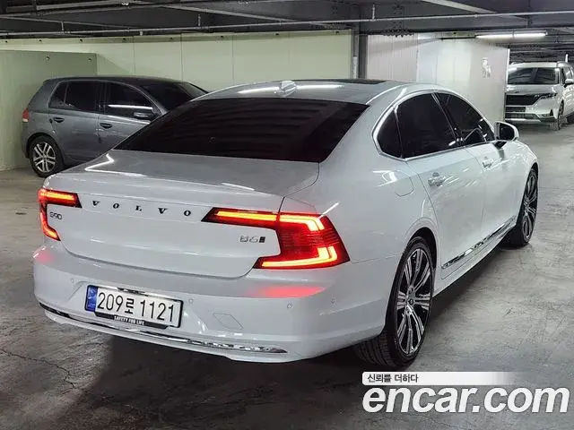 Volvo S90 2024 — ფოტო 14/19