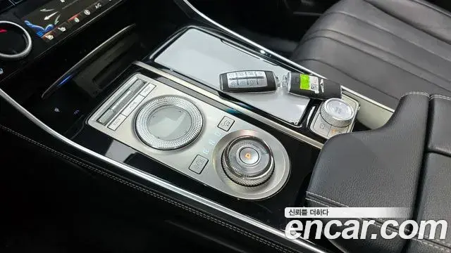 Genesis GV80 2021 — Photo 17/20