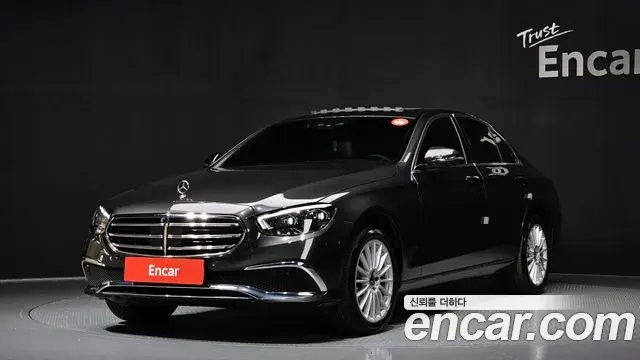 Mercedes-Benz E-Class 2021 — ფოტო 16/20