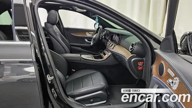 Mercedes-Benz E-Class 2021 — ფოტო 6/20