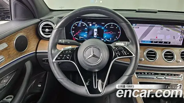 Mercedes-Benz E-Class 2021 — ფოტო 11/20