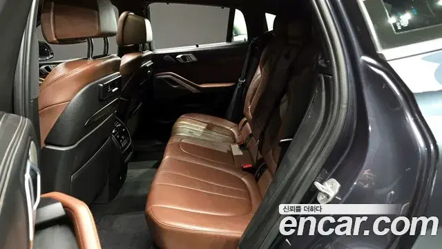 BMW X6 2020 — Photo 8/20