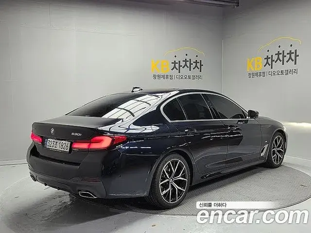 BMW 5 Series 2020 — Şəkil 12/18