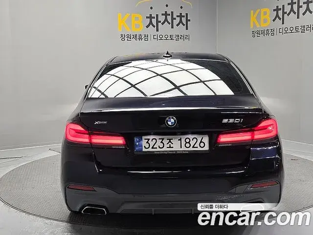 BMW 5 Series 2020 — Şəkil 2/18