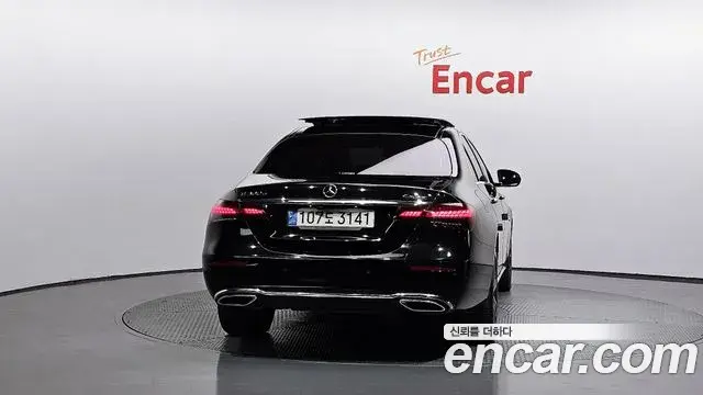 Mercedes-Benz E-Class 2021 — ფოტო 1/20