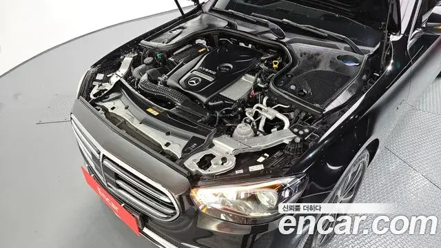 Mercedes-Benz E-Class 2021 — ფოტო 10/20