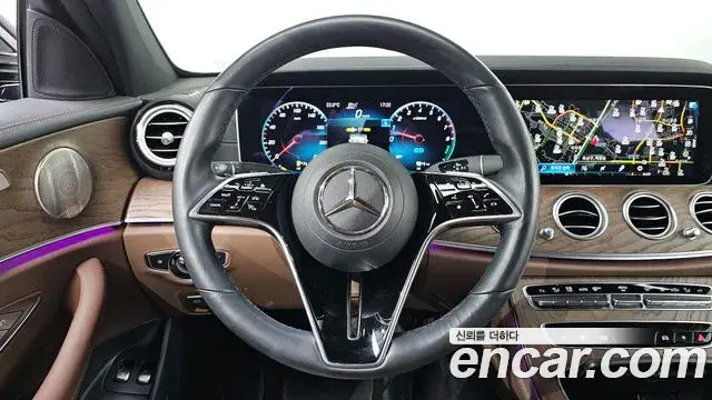 Mercedes-Benz E-Class 2021 — ფოტო 4/20