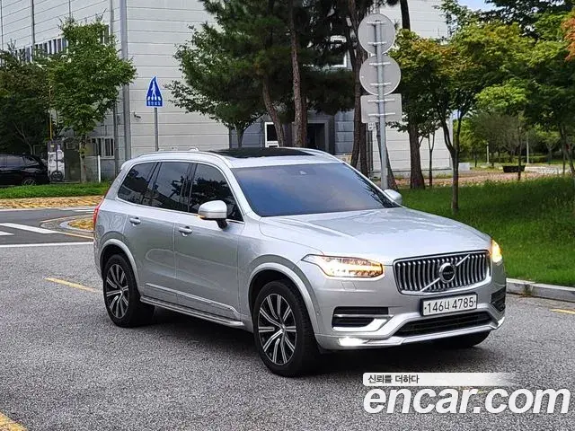 Volvo XC90 2020 — ფოტო 16/20