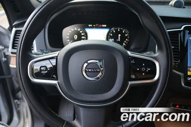 Volvo XC90 2020 — ფოტო 12/20