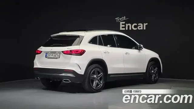 Mercedes-Benz GLA-Class 2022 — Photo 7/20