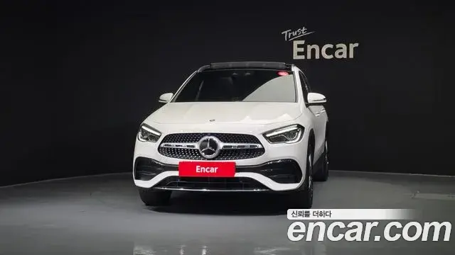 Mercedes-Benz GLA-Class 2022 — Photo 1/20