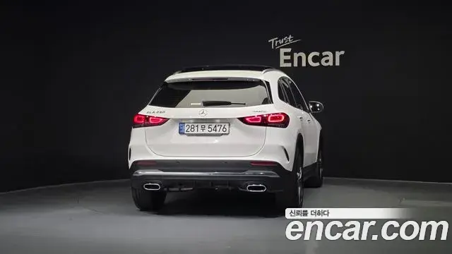 Mercedes-Benz GLA-Class 2022 — Photo 18/20