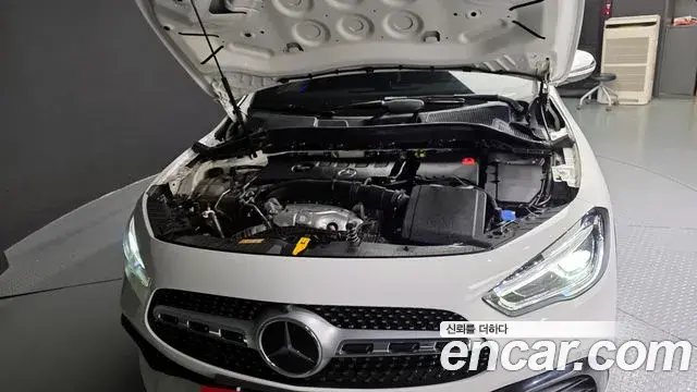 Mercedes-Benz GLA-Class 2022 — Photo 15/20