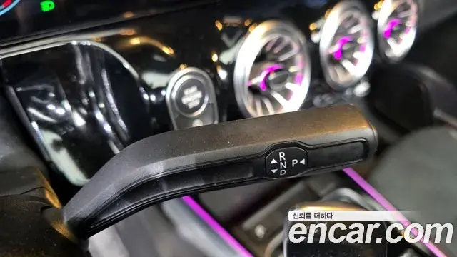 Mercedes-Benz GLA-Class 2022 — Photo 19/20