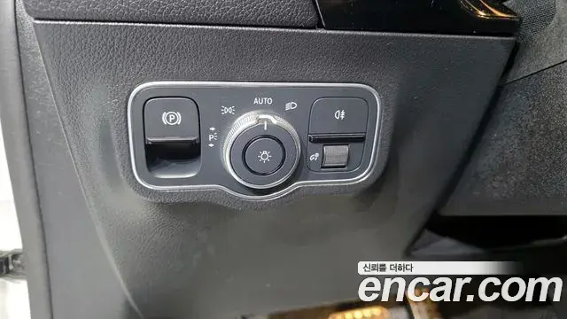 Mercedes-Benz GLA-Class 2022 — Photo 10/20