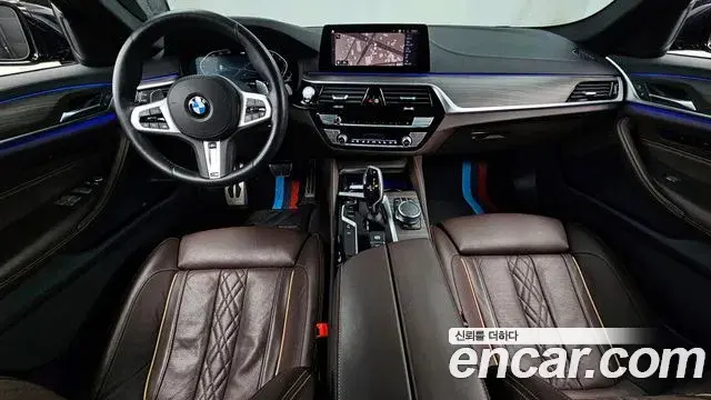 BMW 5 Series 2020 — Photo 13/20
