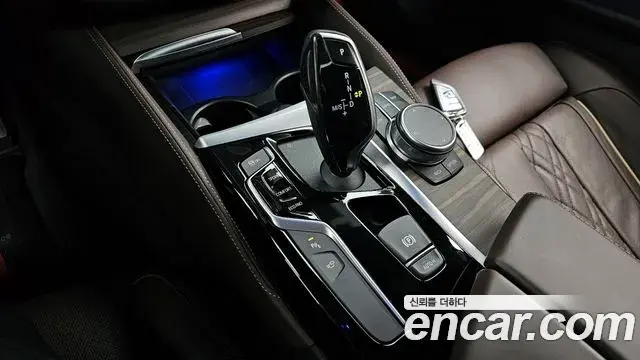 BMW 5 Series 2020 — Photo 18/20