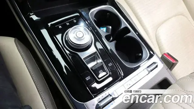 Kia Carnival 2020 — ფოტო 10/20