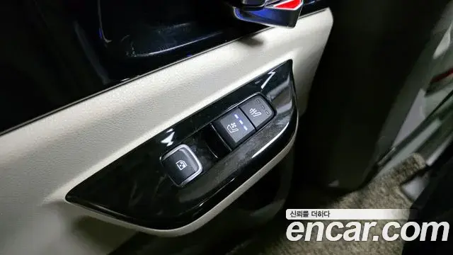 Kia Carnival 2020 — ფოტო 3/20
