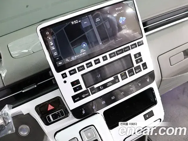Hyundai Staria 2025 — Şəkil 1/20