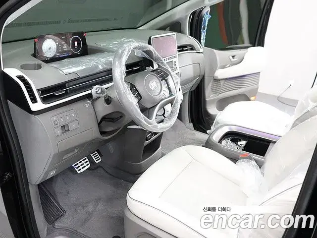 Hyundai Staria 2025 — Şəkil 8/20