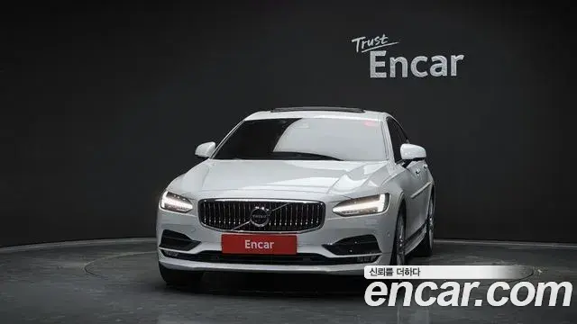 Volvo S90 2019 — Photo 18/20