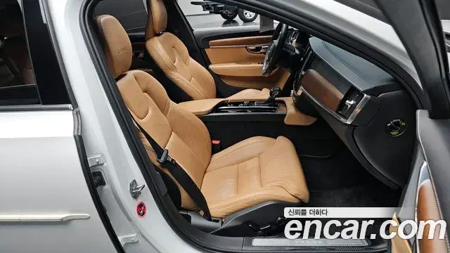 Volvo S90 2019 — Photo 16/20