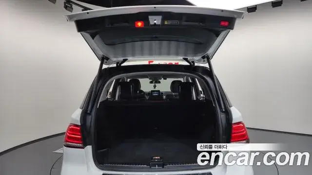 Mercedes-Benz GLE-Class 2018 — ფოტო 13/20