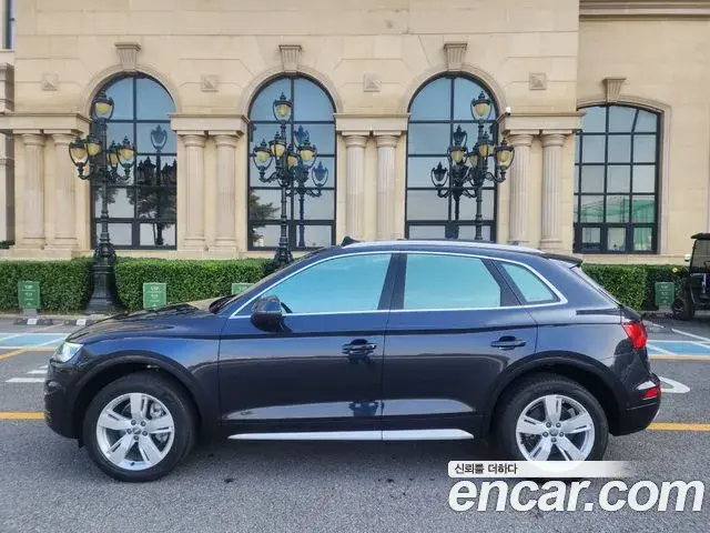 Audi Q5 2020 — Photo 7/20
