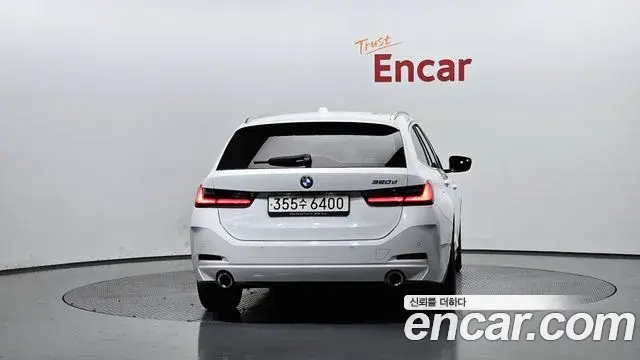 BMW 3 Series 2023 — ფოტო 8/20