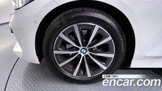 BMW 3 Series 2023 — ფოტო 11/20