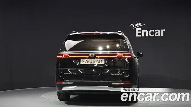 Kia Carnival 2021 — Фото 3/20
