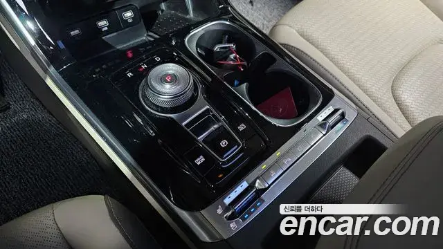 Kia Carnival 2021 — Фото 8/20