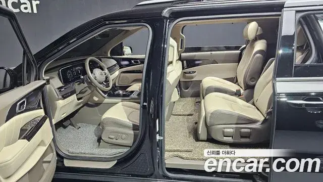 Kia Carnival 2021 — Фото 11/20