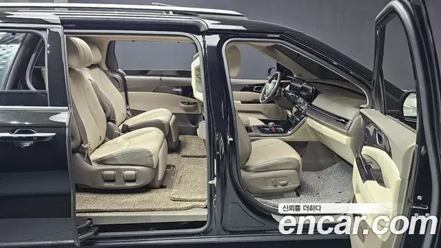 Kia Carnival 2021 — Фото 12/20