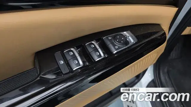 Kia Carnival 2022 — Şəkil 18/20