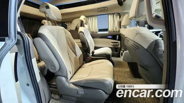 Kia Carnival 2022 — Фото 12/20