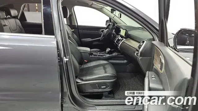Kia Sorento 2022 — ფოტო 13/20