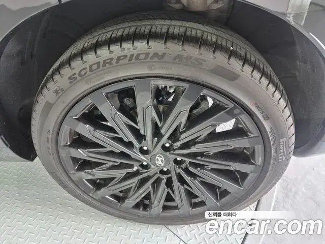Hyundai Santa Fe 2023 — Photo 17/20