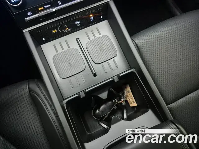 Hyundai Santa Fe 2023 — Photo 9/20
