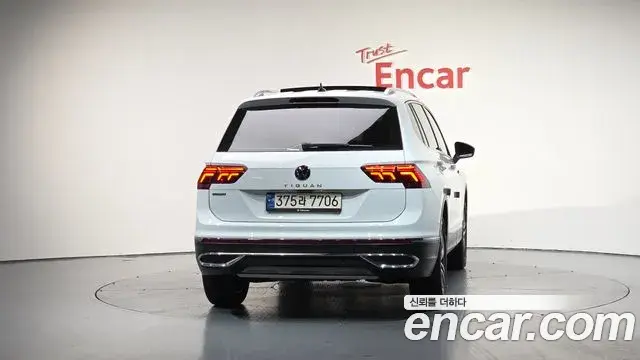 Volkswagen Tiguan Allspace 2023 — Photo 1/20